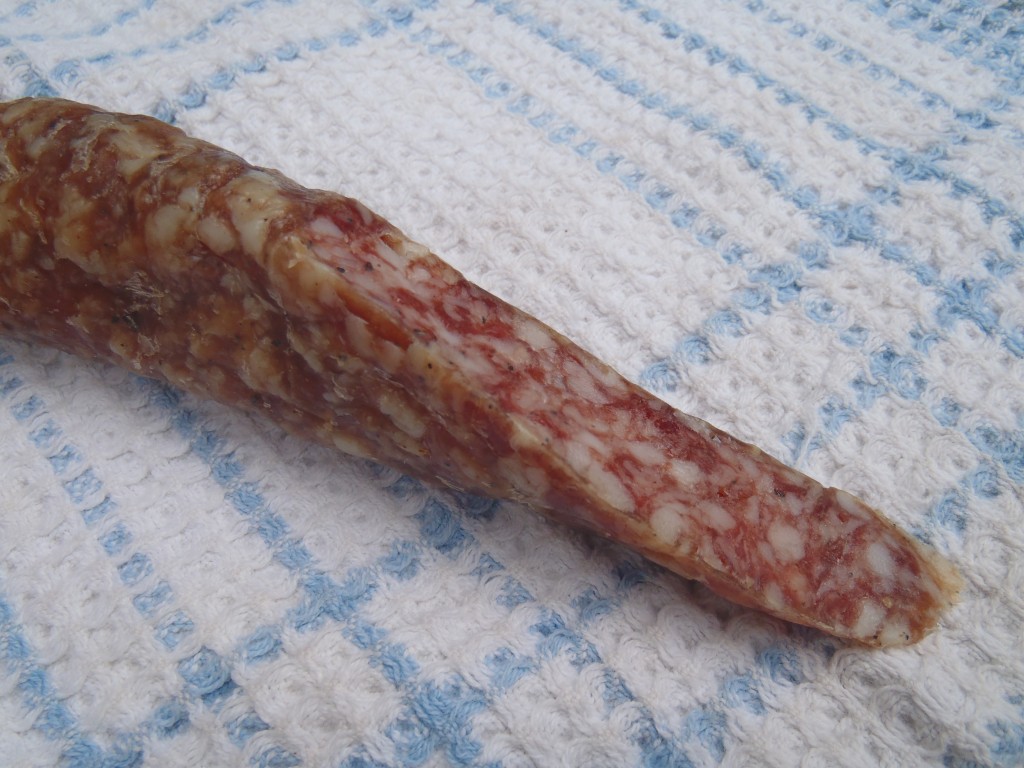 The finished air-dried sausage