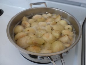 Simmering the apples
