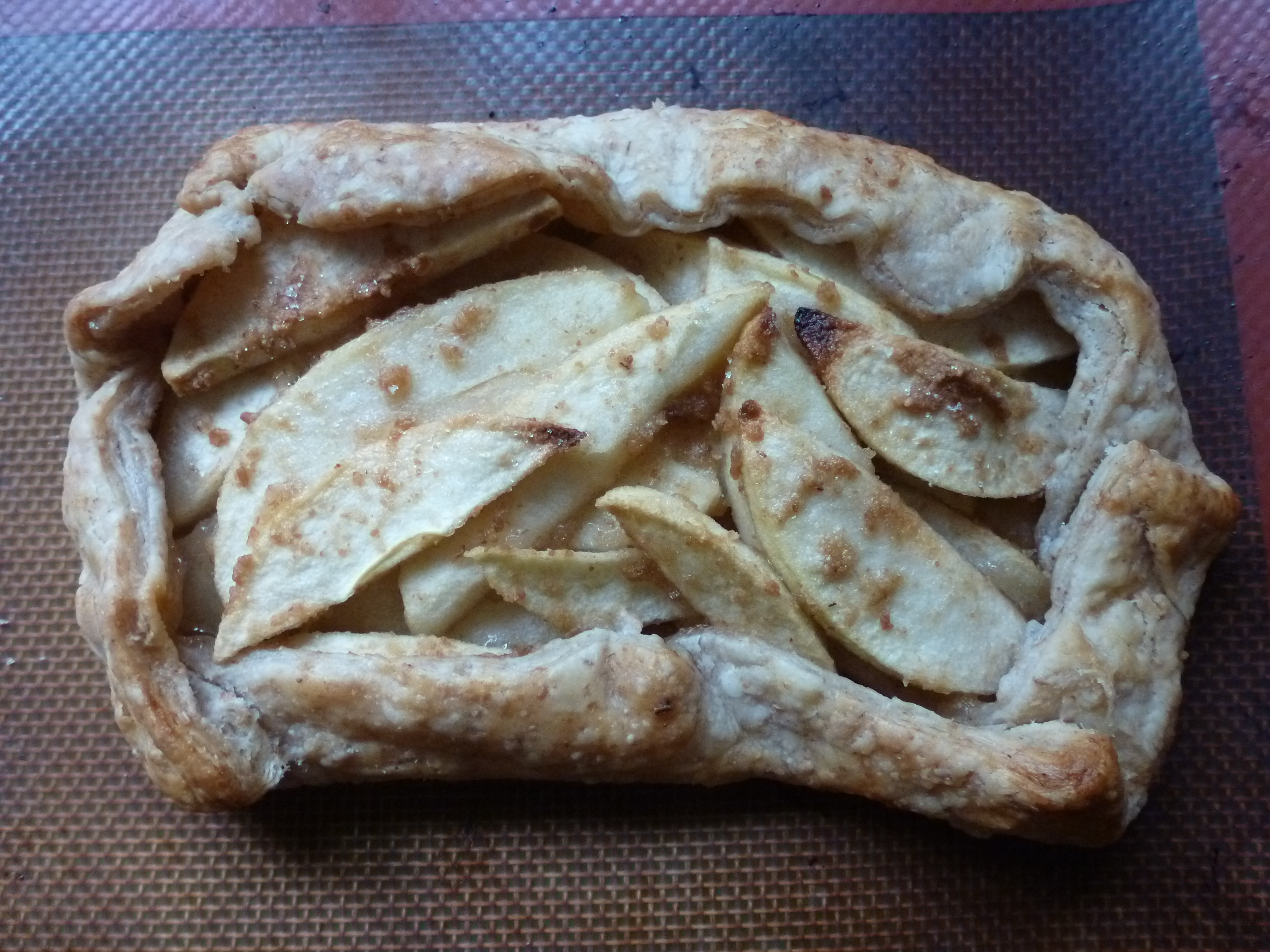 A free-form apple pie