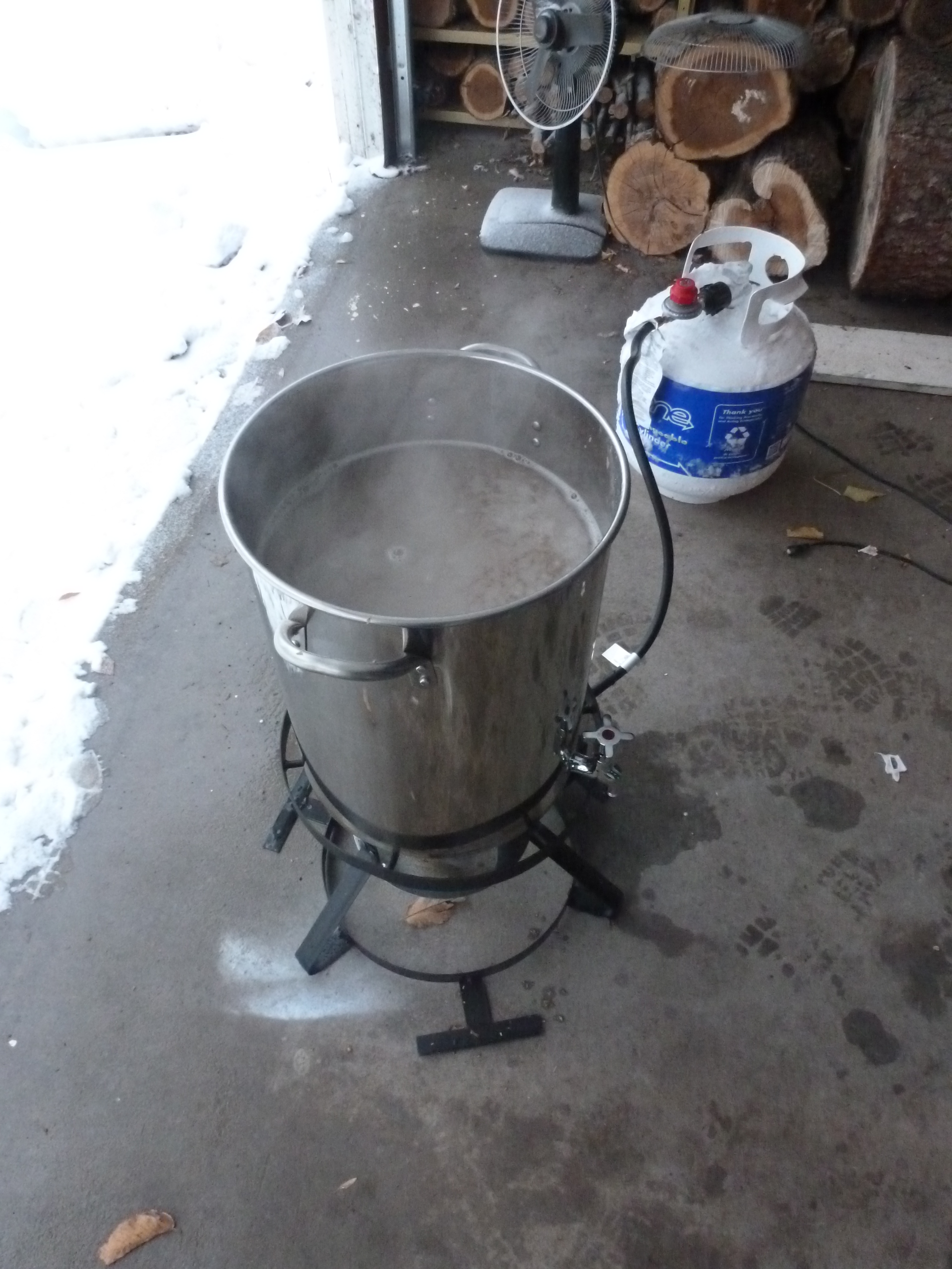 Bringing the wort to a vigorous boil