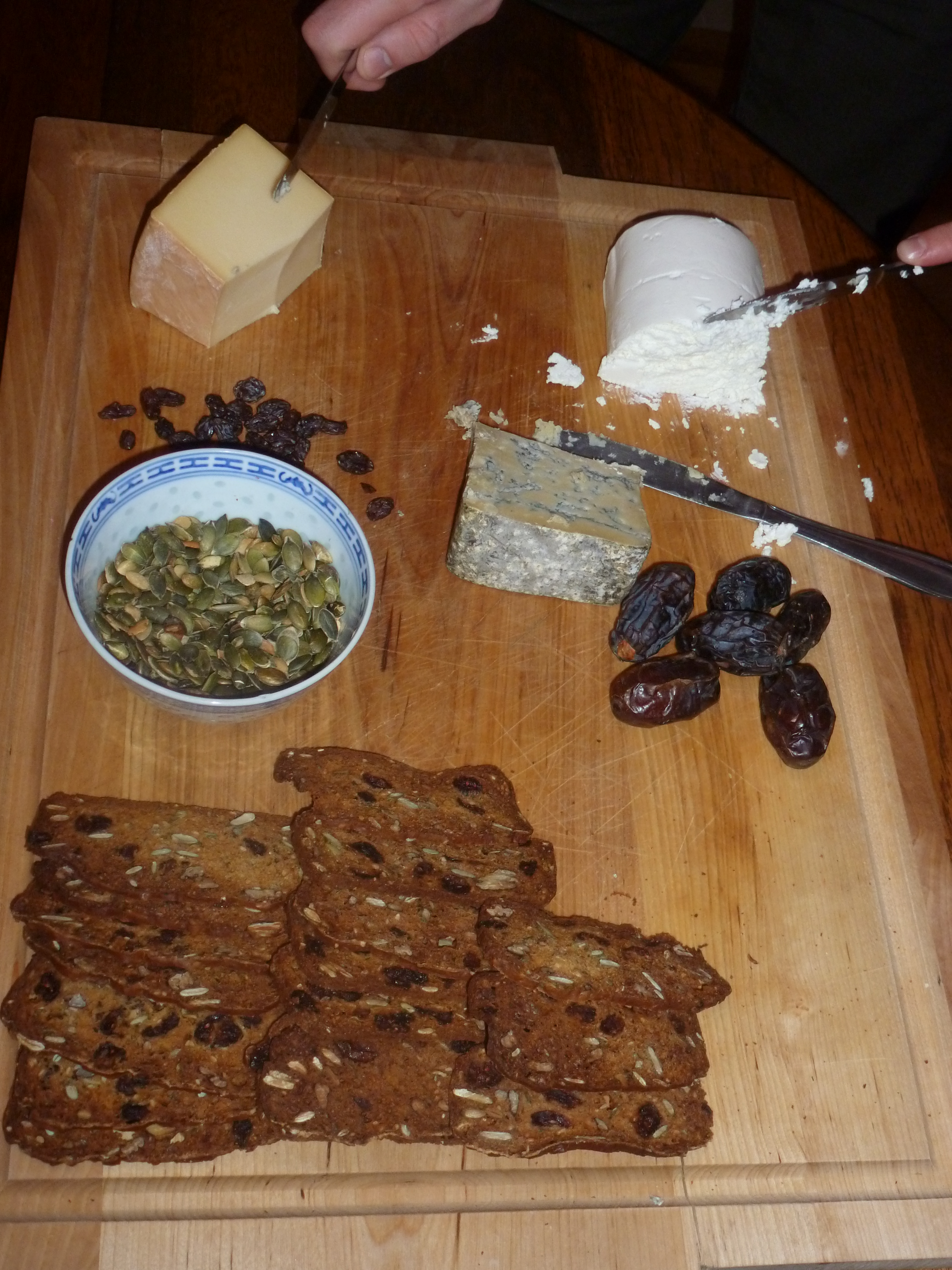 Québécois cheese and crackers